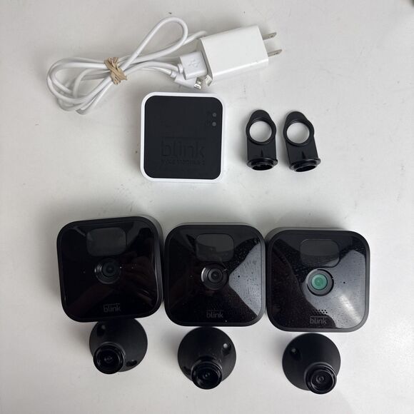 *PARTS ONLY* Blink 3rd Generation Indoor/Outdoor Camera Kit BCM00400U REGISTERED - Picture 2 of 9